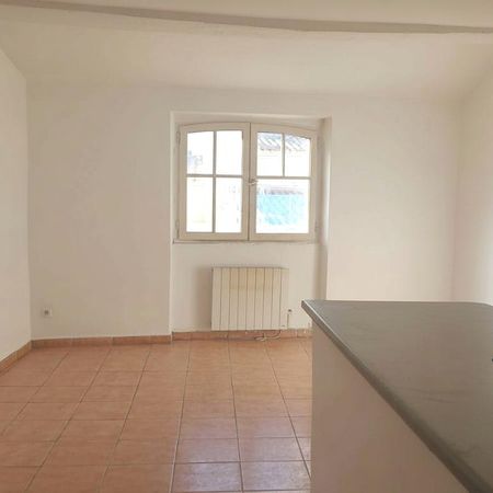 Location Appartement 2 pièces 39m² MARSEILLE 1er - Photo 4