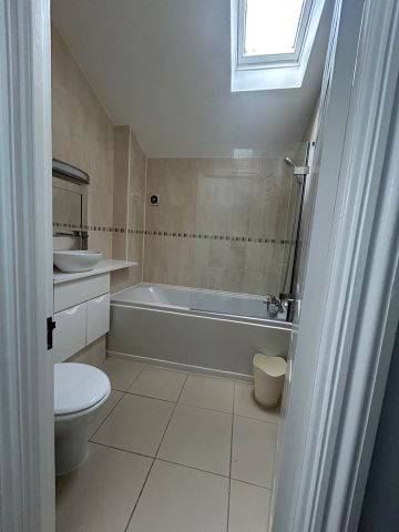 2 Bed End Terrace, London, N12 - Photo 4