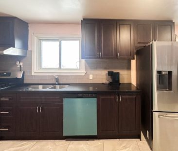 For Lease - 380 Arbor Court Unit# Main floor, Oshawa, Ontario - Photo 1