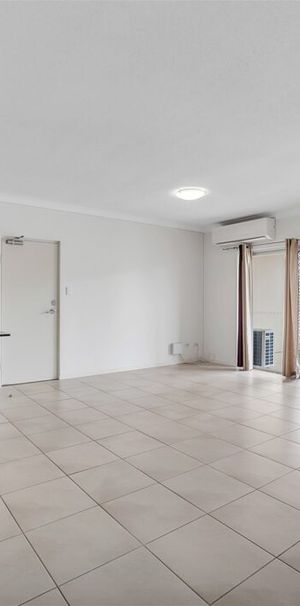 2 bedrooms, 2 bathrooms, 1 car space, 2 balconies, Air Con, Pool, BBQ, Park, Security, Public Transport - Photo 1