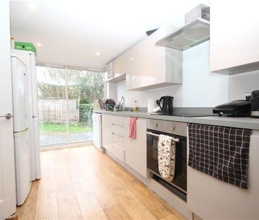 6 bedroom terraced house to rent - Photo 5