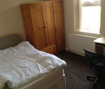 Brilliant 5 double bedroom property. All bedrooms are en-suite - Photo 6