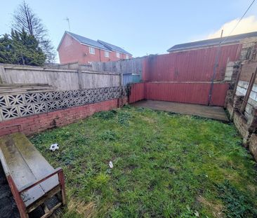 A 3 Bedroom Terraced - Photo 3