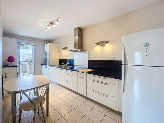 A LOUER AUX ANGLES ( 30133 ) : appartement 3 pièces -possibilité meublé -avec ascenseur - 2 terrasses et 1 garage !, - Photo 1