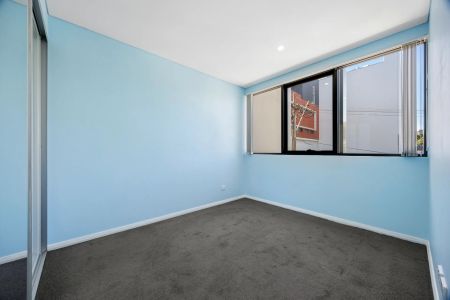 Comfort & Convenience in the Heart of Bankstown - Photo 2
