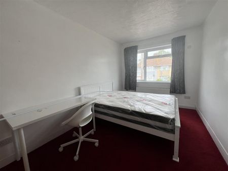 3 bedroom apartment to rent - Photo 5