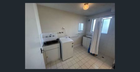 Convenient Living in Maylands, close to shops, schools, public transports & amenities on a quiet street! - Photo 5