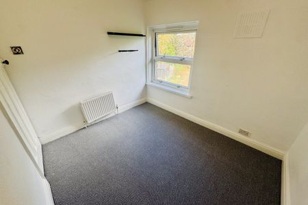 Jubilee Crescent - Photo 2