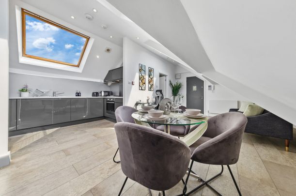 Studio Flat, United, EC1V - Photo 1