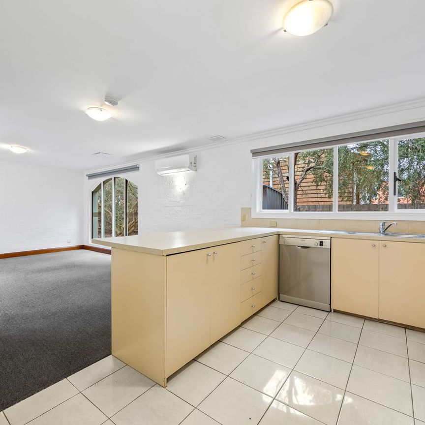 6/603 Main Road, Golden Point, Vic 3350 - Photo 1