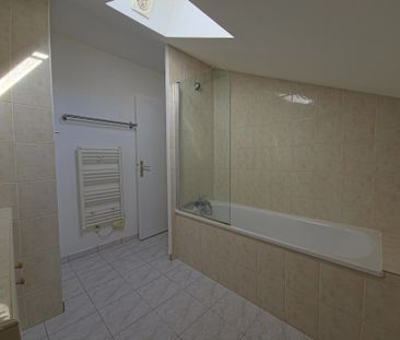 Location Appartement 3 pièces 54m² MARSEILLE 13ème - Photo 3