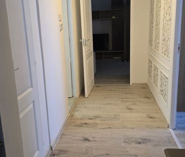 Închiriez apartament 2 camere renovat - Fotografie 6