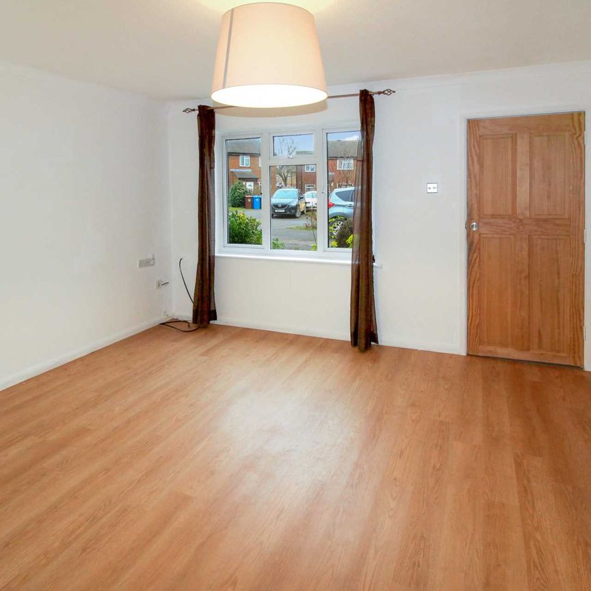 Manston Close, Bicester - Photo 1