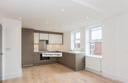 1 bed Apartment - To Let - Photo 2