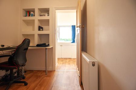 3 bedroom semi-detached house to rent - Photo 4