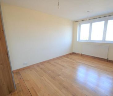 3 bedroom flat to rent - Photo 4