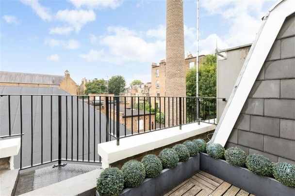 Clifton Gate - Photo 1
