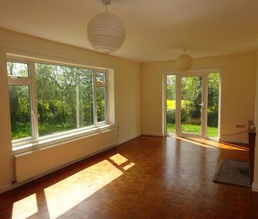 4 bedroom detached house to rent - Photo 3