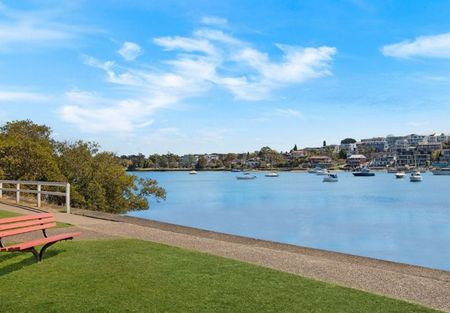 Sunlit Ground Floor Apartment with Private Courtyard in Prime Drummoyne Location - Photo 4