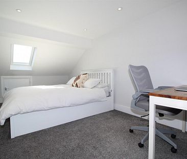 4 Bedroom House - Terraced To Let - Photo 2