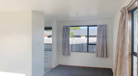 RANGIORA - 3 BEDROOMS - Photo 3