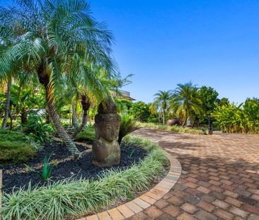 PURE LUXURY - SPACIOUS VILLA IN TRANQUIL SURROUNDS & AMAZING VIEWS - Photo 1