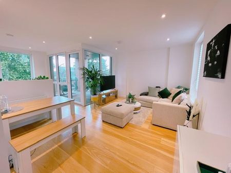 1 bedroom in a flat share to rent - Photo 3