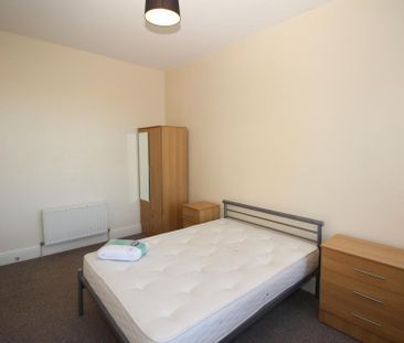 2 bedroom Flat to rent in High Street West, Wallsend, Tyne and Wear... - Photo 4