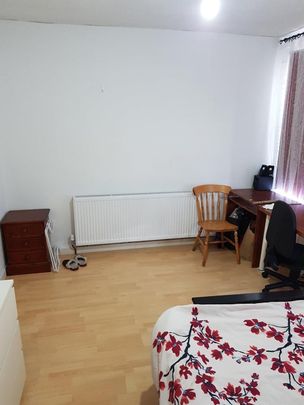 Room in a Shared House, Haydn Road, NG5 - Photo 1