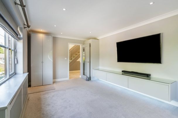 5 bedroom detached house to rent - Photo 1