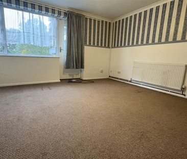 To Let - Photo 3