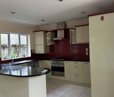 Lovely 1 level brick and tile home available for rent. - Photo 1