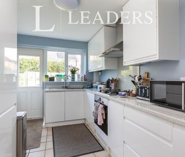 3 bedroom semi-detached house to rent - Photo 4