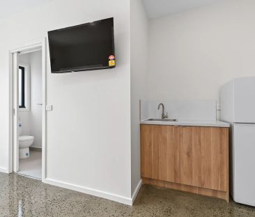 Brand new fully furnished rooms with private courtyards – All bills... - Photo 5