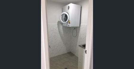 Conveniently Located Top Floor Spacious 2 Bedrooms Apartment For Lease - Photo 5