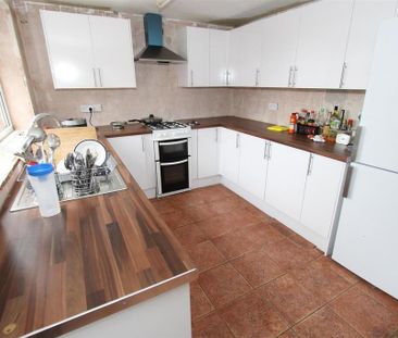 4 bedroom private hall to rent - Photo 6