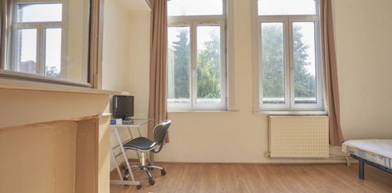 Isly L Roommate 6 Bedrooms at Roubaix - Photo 2