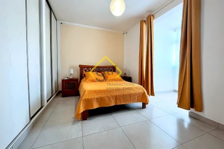 Location Appartement 2 pièces 67m² ST DENIS 97400 - Photo 2