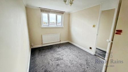 3 bedroom semi-detached house to rent - Photo 5