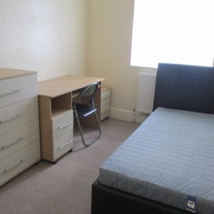 1 bedroom house of multiple occupation to rent - Photo 2