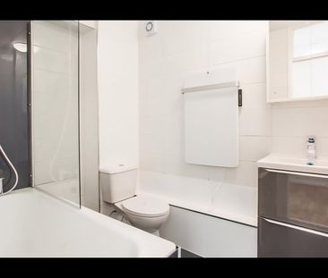 Room in a Shared Flat, Elmslie Point, E3 - Photo 3