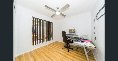 Spacious 4-Bedroom Family Home with Solar & Extra Study Room - Photo 4