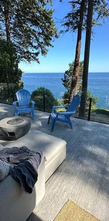 Charming House with Stunning Ocean Views for Rent in Halfmoon Bay - Photo 1