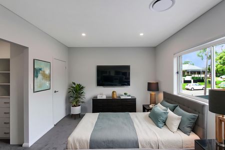 Brand New And Specious Family Home - Photo 3