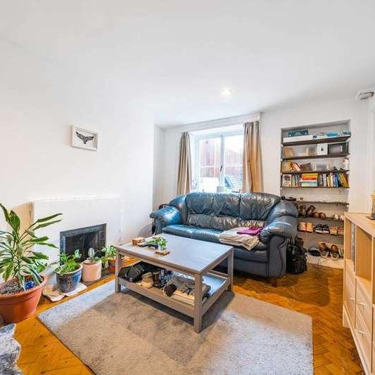 Clapham Common Southside, Abbeville Village, SW4 - Photo 1