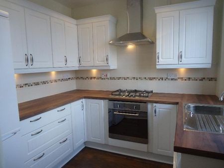 2 bedroom flat to rent - Photo 3