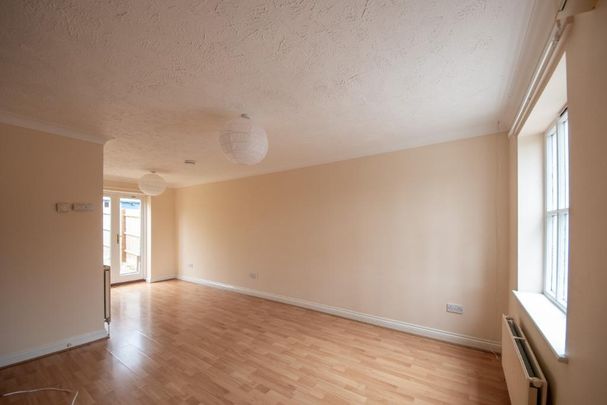 2 bedroom terraced house to rent - Photo 1