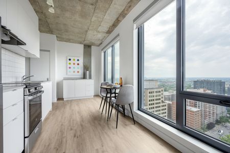 1555 Rene-Levesque West, Montréal, QC - Photo 2