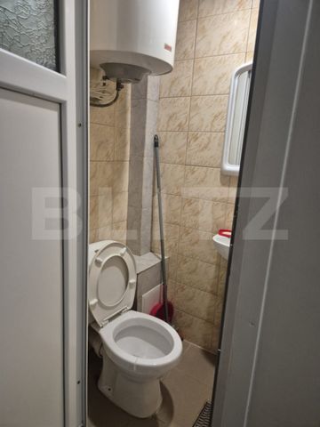 Camera de inchiriat, cu baie eleganta si mica chicineta, zon - Fotografie 5