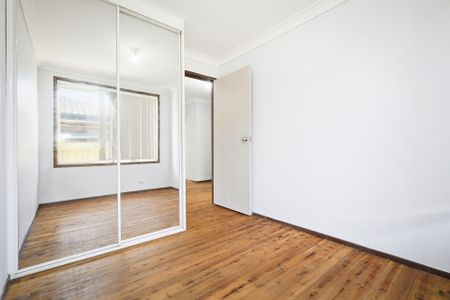 Spacious 3-Bedroom Family Home in Sought-After Bonnyrigg Heights Location - Photo 3